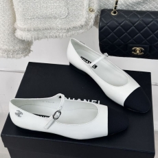 Chanel Low Shoes